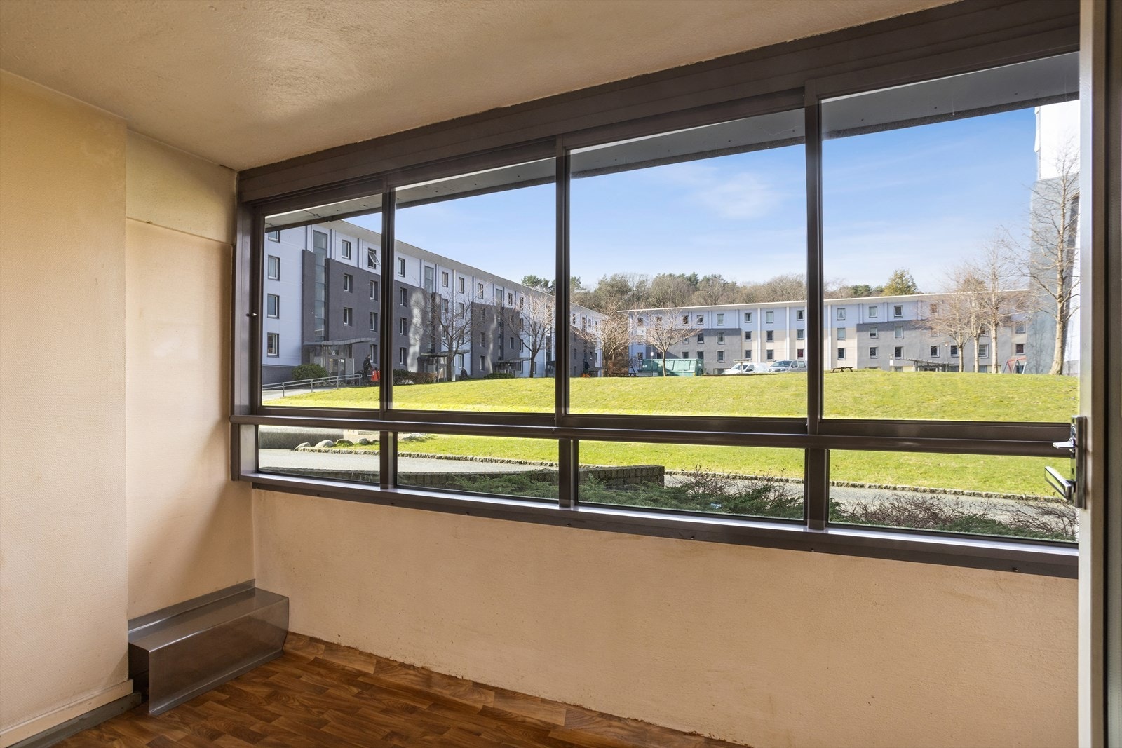 Innglasset balkong på ca 10 kvm. Galleribilde