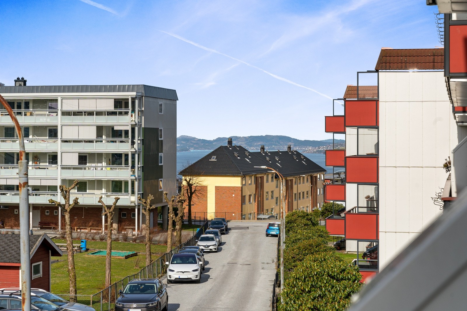 Her bor man sentralt til "alt" man trenger midt i mellom Laksevåg og Fyllingsdalen! Galleribilde