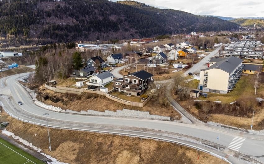 Stor enebolig med unik og sentral beliggenhet. Galleribilde