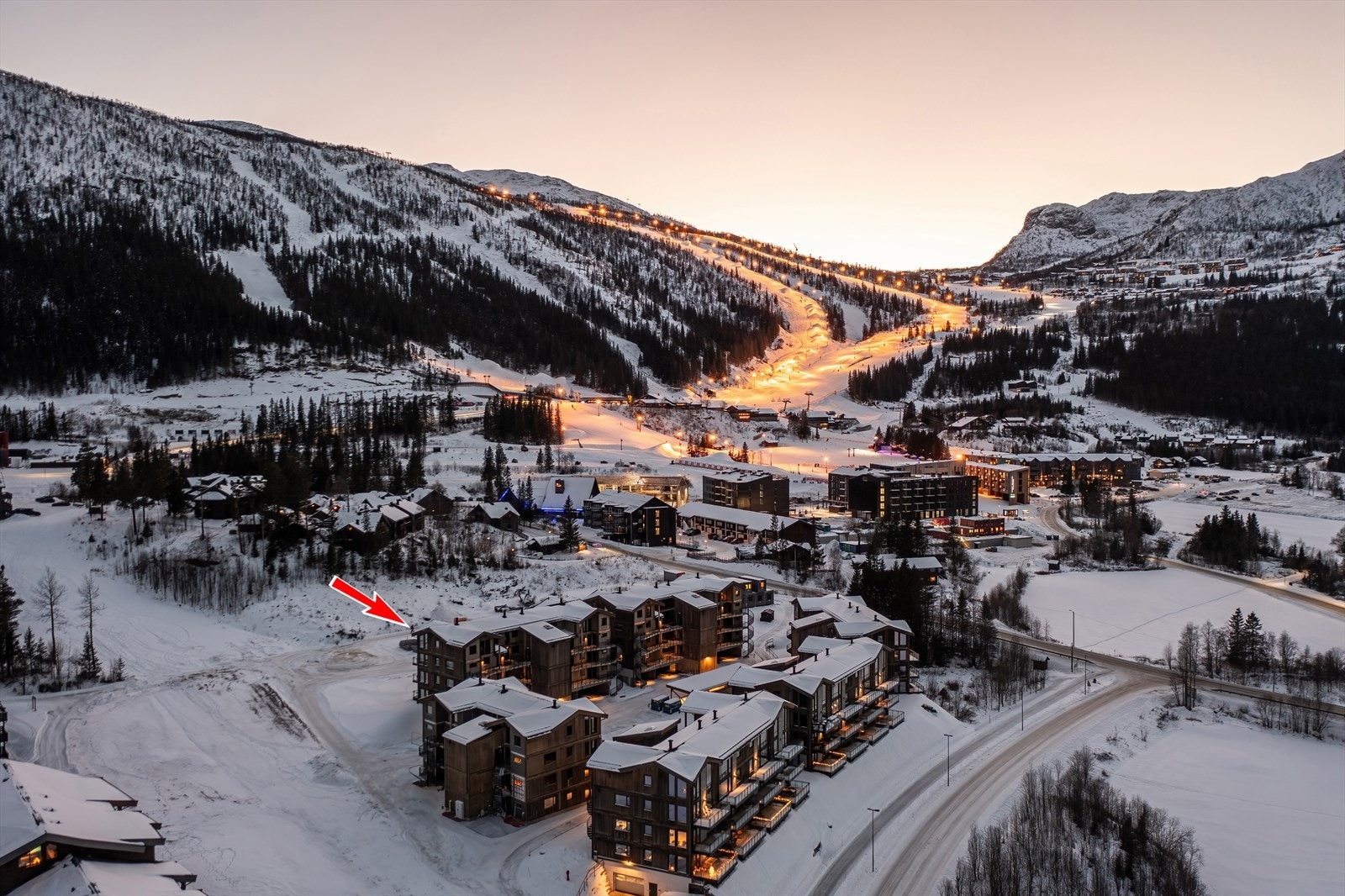 Fjellmegleren har gleden av å presentere denne eksklusive toppleilighet ved Fjellnest, Hemsedal skisenter! Galleribilde
