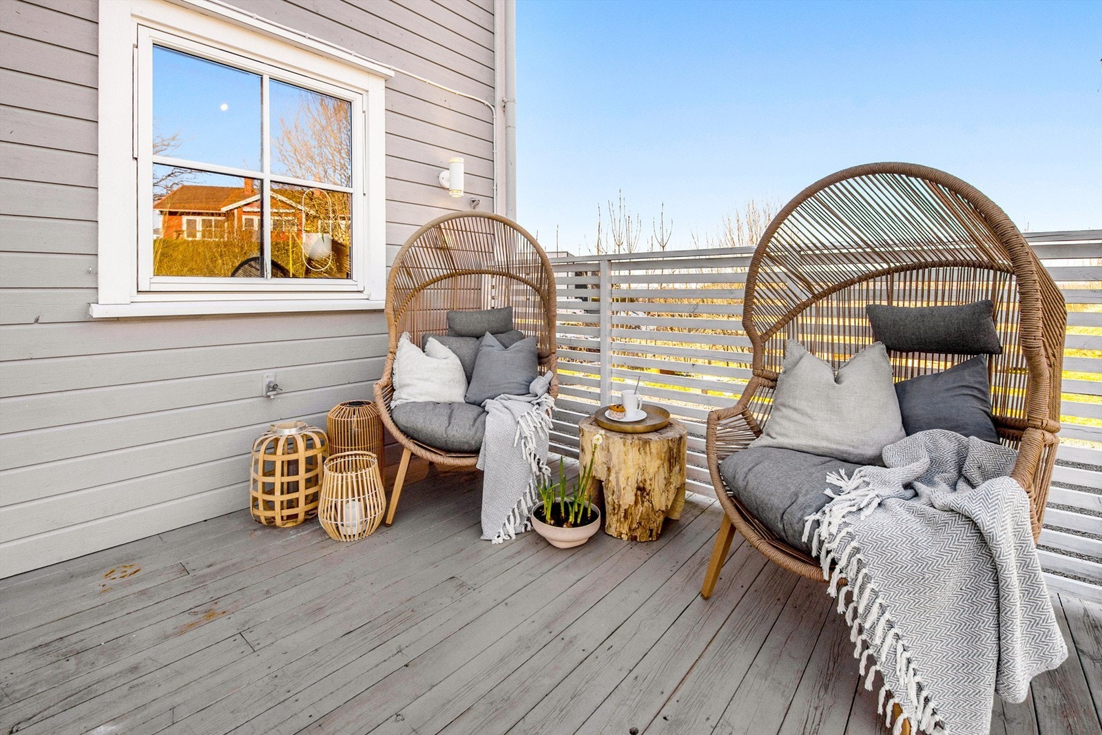 Terrasse ved inngangspartiet Galleribilde