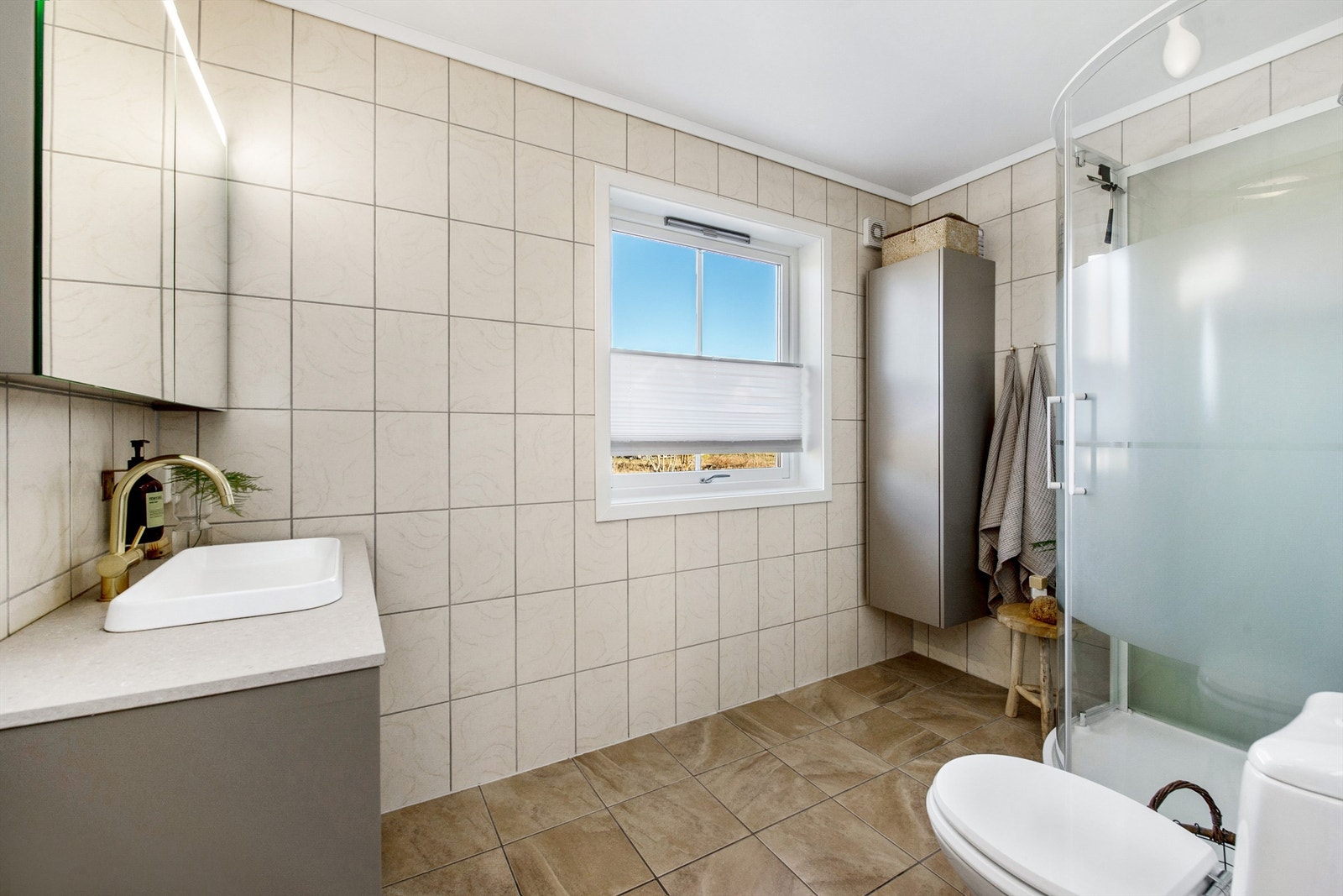 Helfliset baderom og innredning fra INR Galleribilde