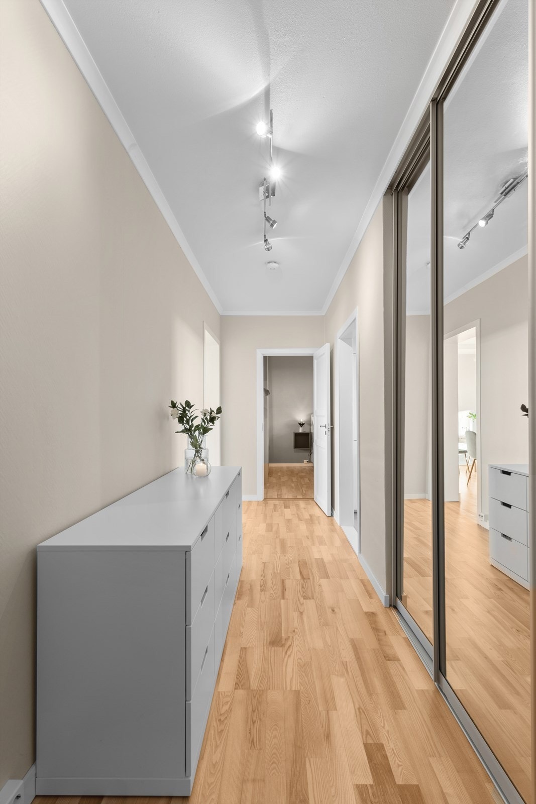 Du ønskes velkommen inn fra entreen. Galleribilde