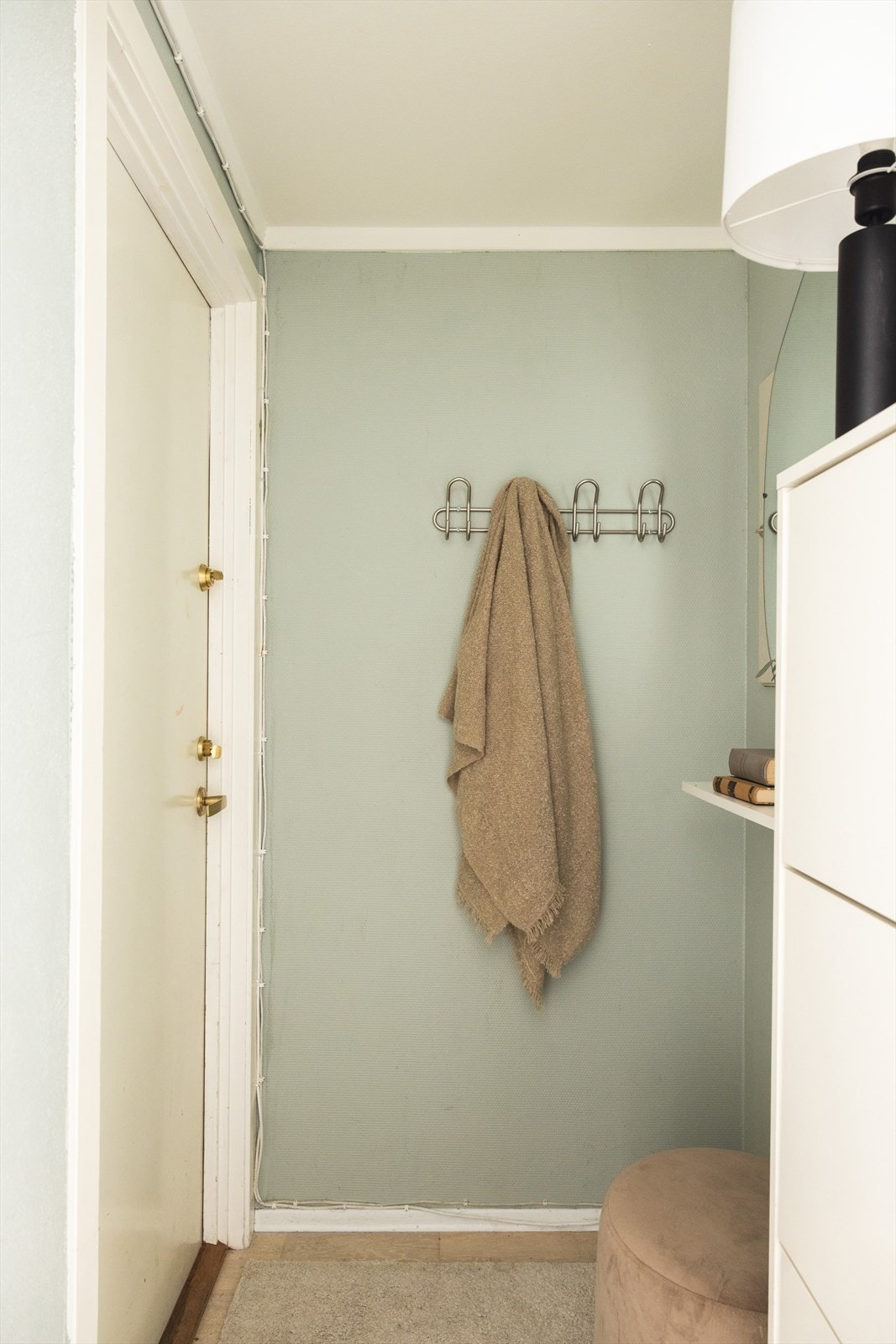 - God plass til sko og yttertøy - Galleribilde