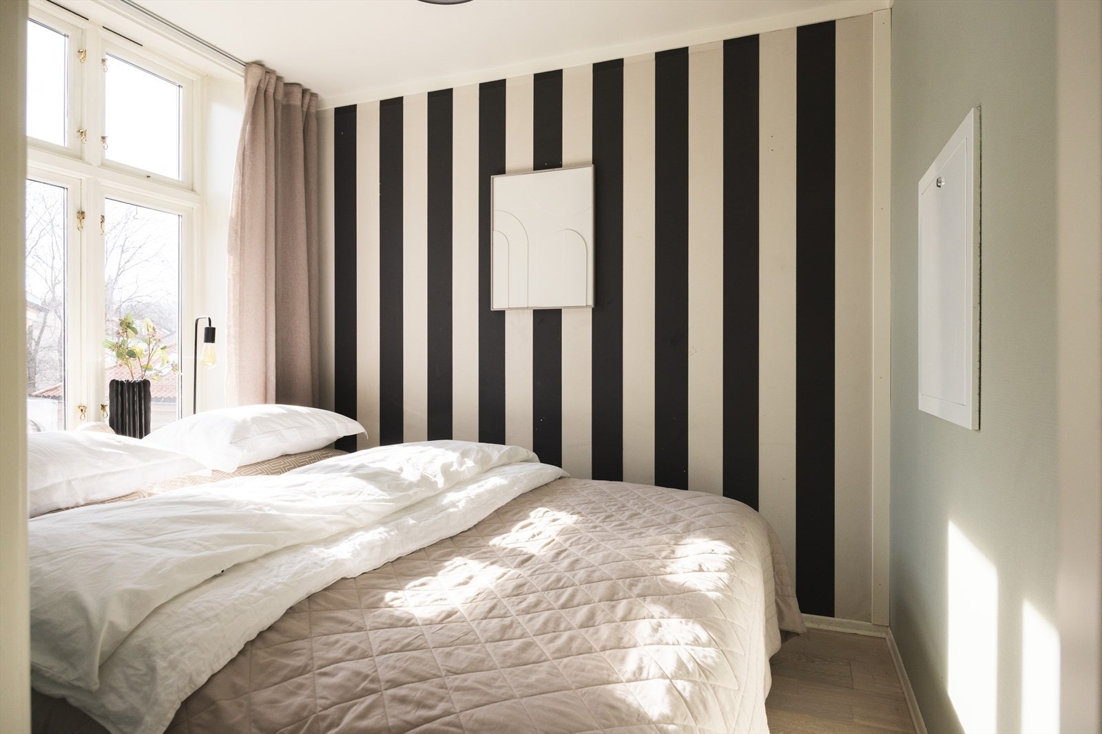 - Soverom to er også av god størrelse og har plass til seng og garderobeløsning - Galleribilde