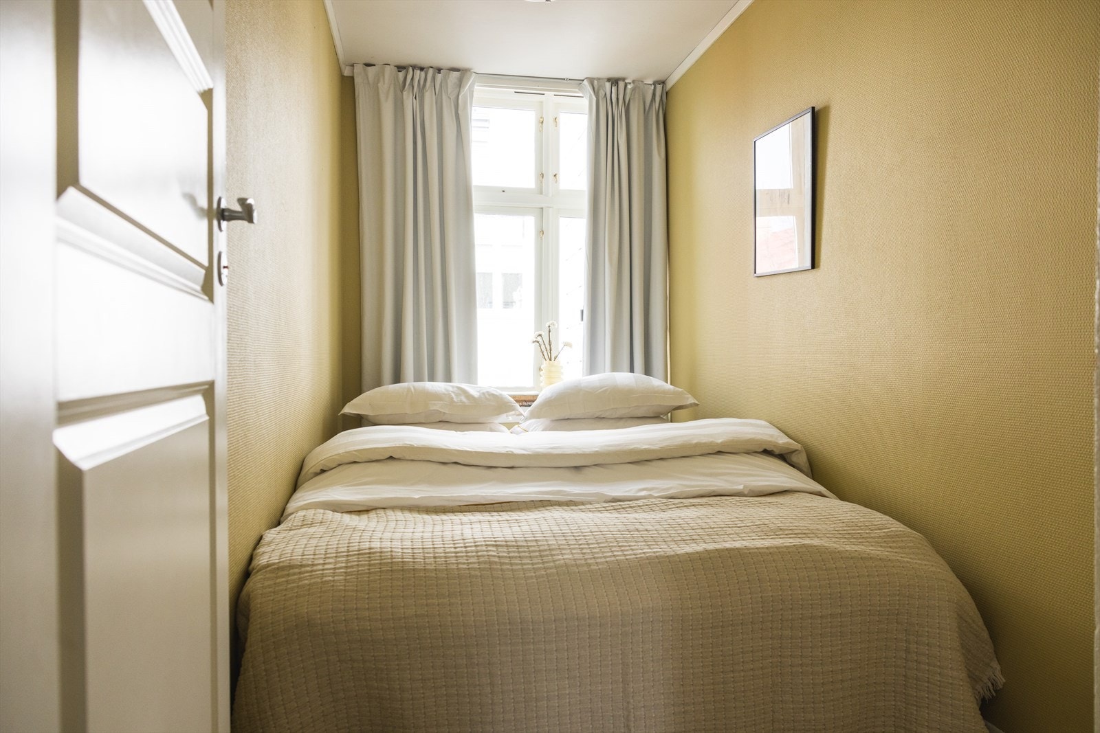 - Soverom tre er også av god størrelse og har plass til seng og garderobeløsning - Galleribilde