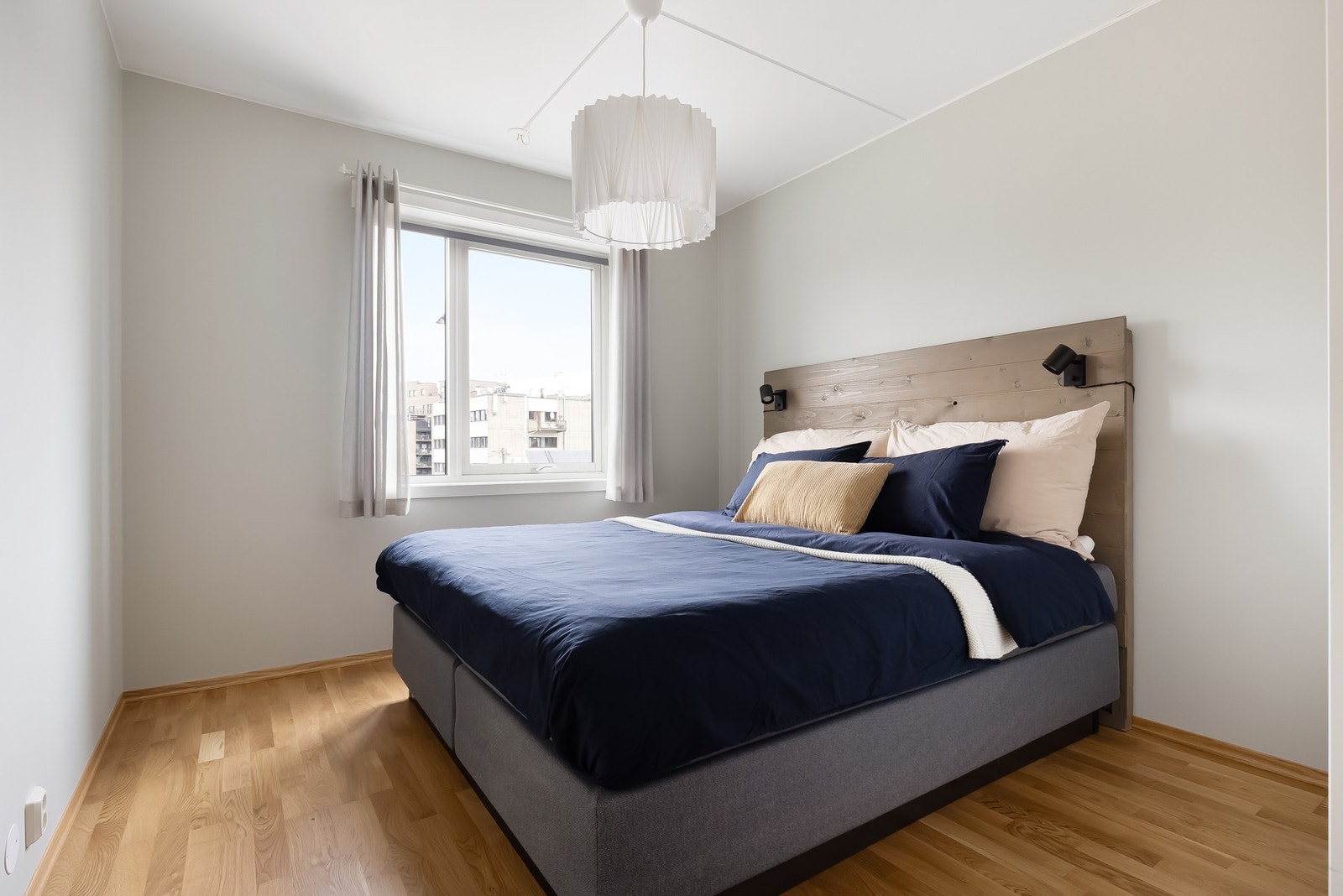 Boligen har i alt tre soverom. Hovedsoverommet er av god størrelse. Galleribilde