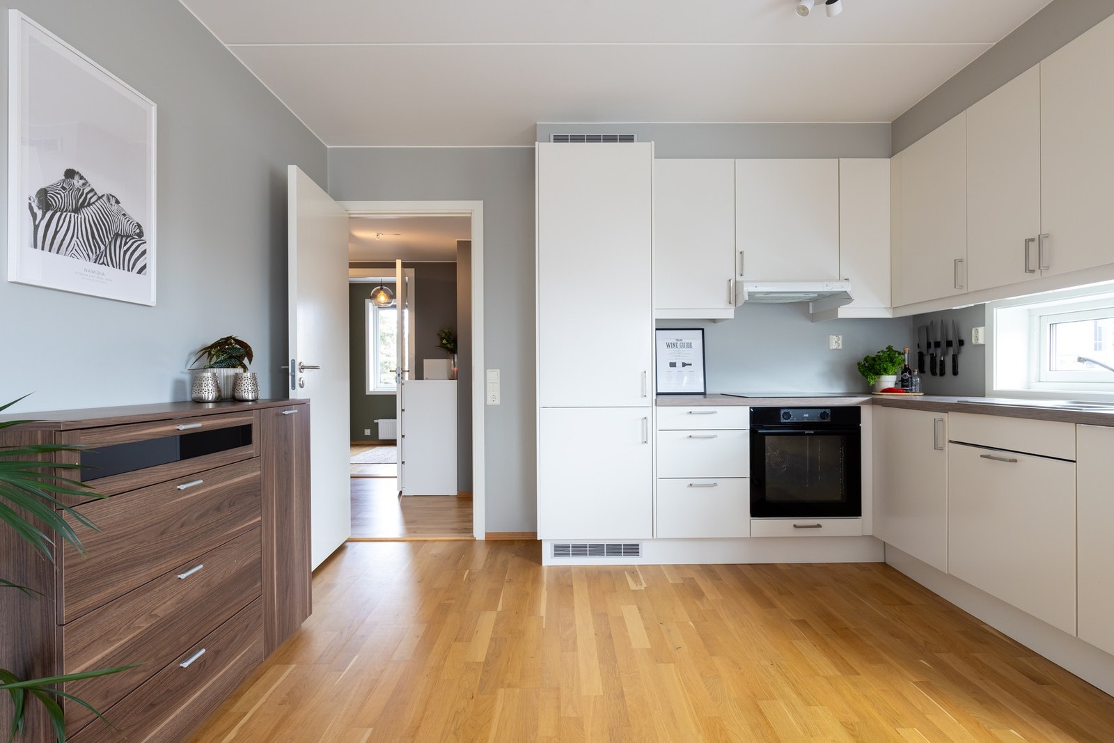 Leiligheten er gjennomgående. Galleribilde