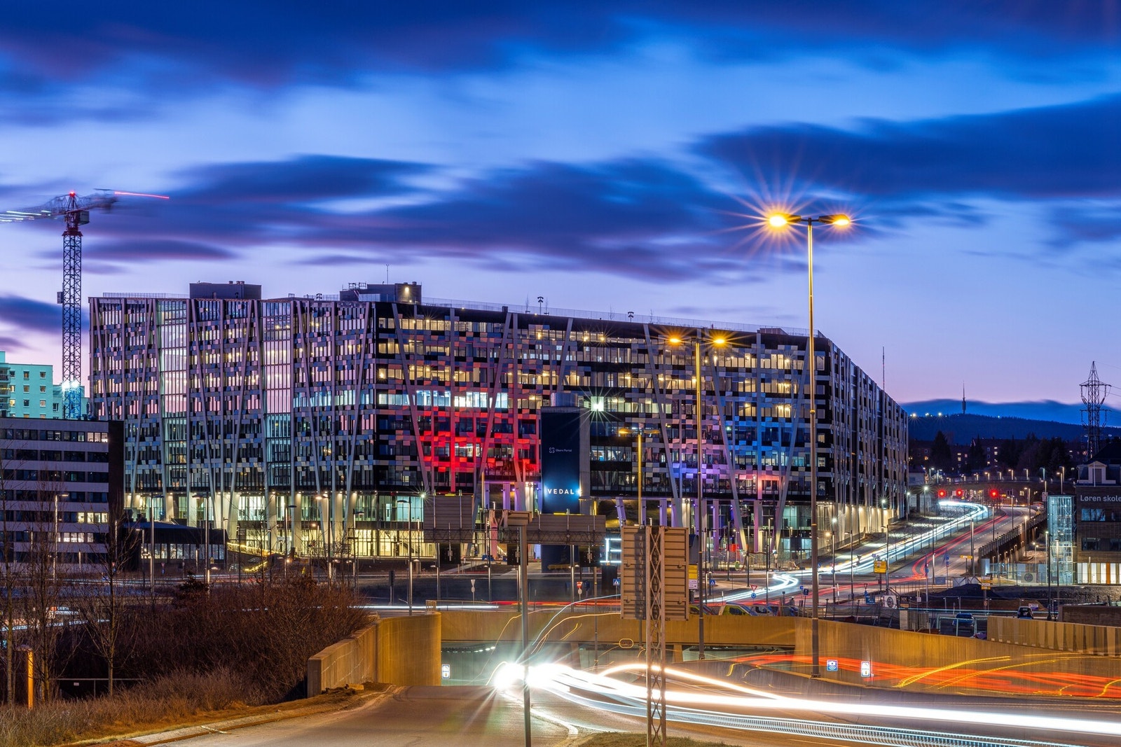 Økern Portal. Det er gangavstand til Økern som er i sterk utvikling med planer om å bli sentrum for nye Hovinbyen. Galleribilde