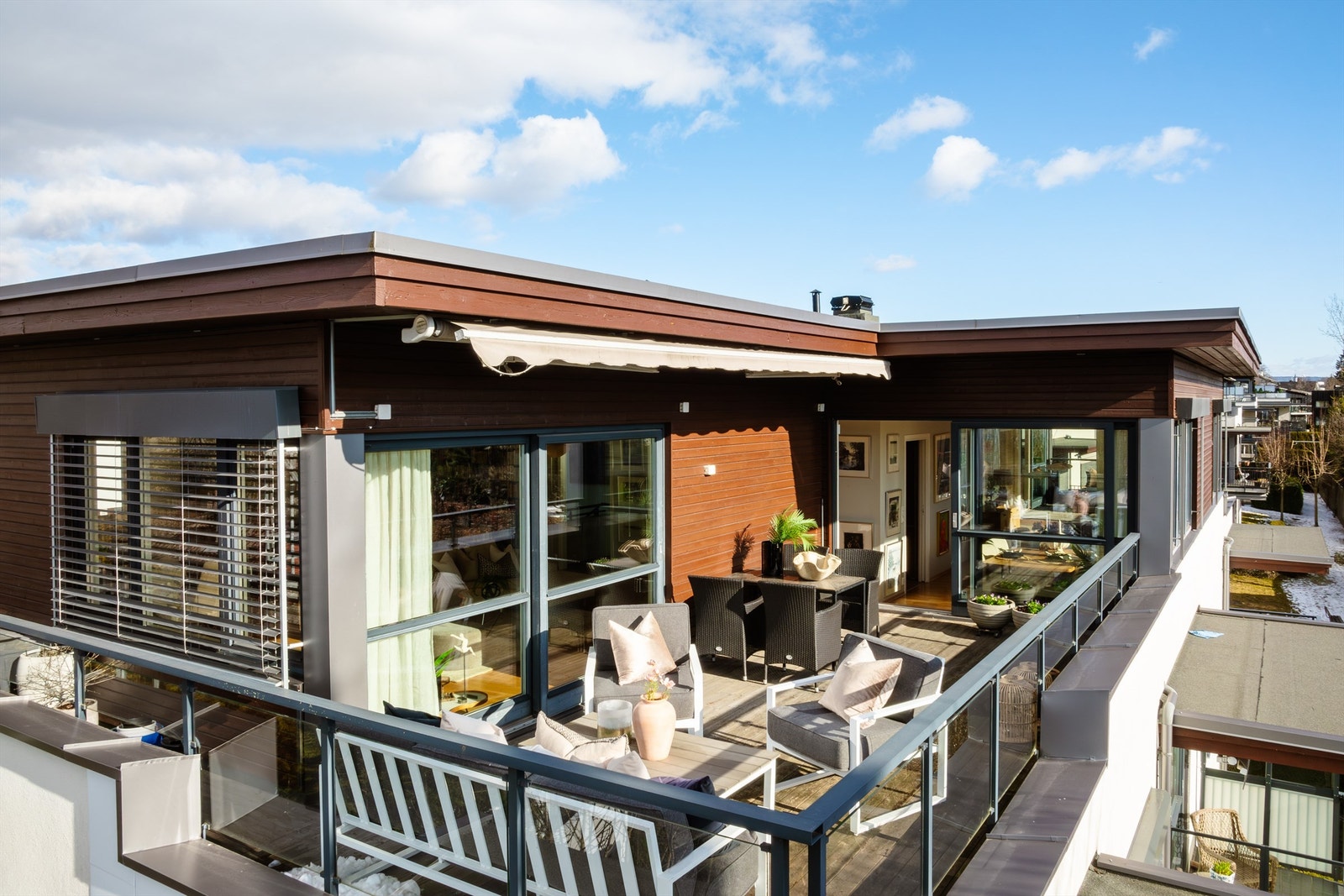 To nydelige terrasser med flotte solforhold. Galleribilde