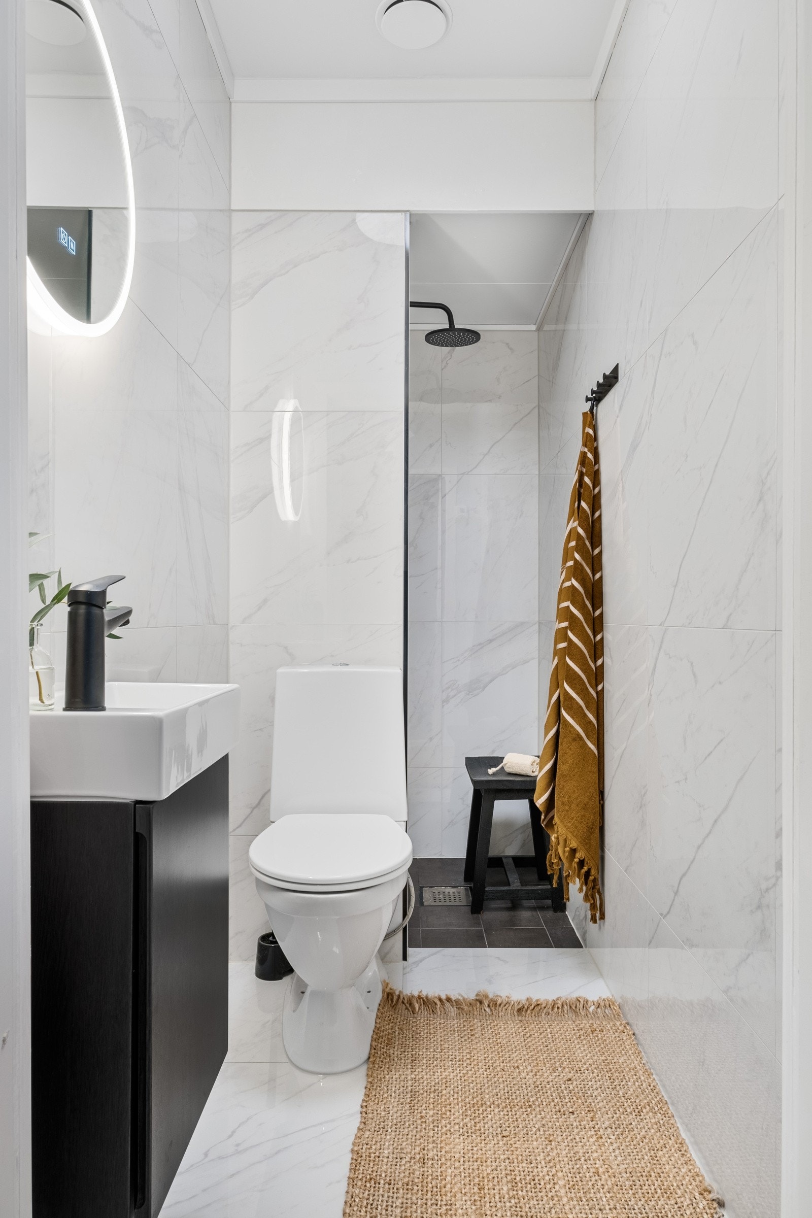 Badet er oppgradert med lekre fliser. Galleribilde