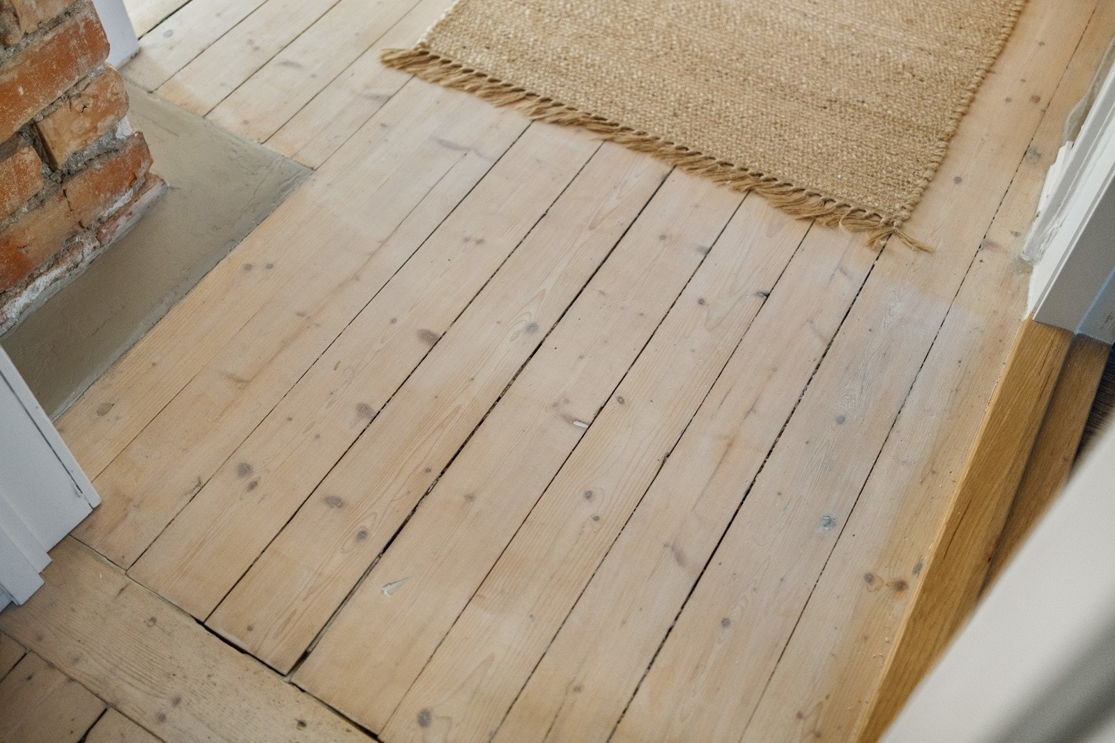 Lune tregulv gir et flott løft til boligen. Galleribilde