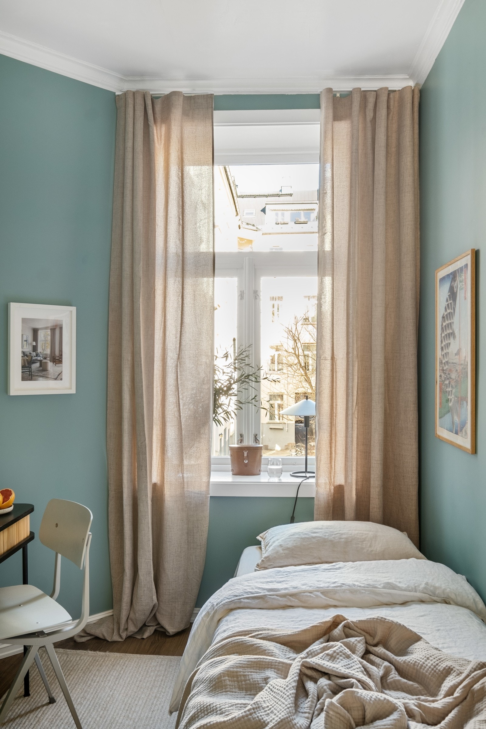 Delikate farger gir en herlig atmosfære i rommet. Galleribilde