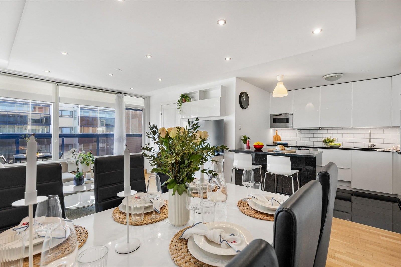 Robin Lauritzen v/ Krogsveen Eiendomsmegling har gleden av å presentere Maria Dehlis vei 59! Galleribilde