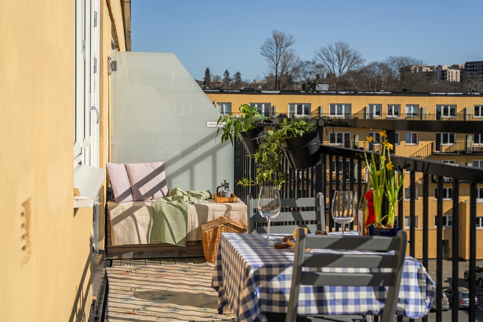 Balkongen blir en naturlig forlengelse av stuen hele sommeren Galleribilde