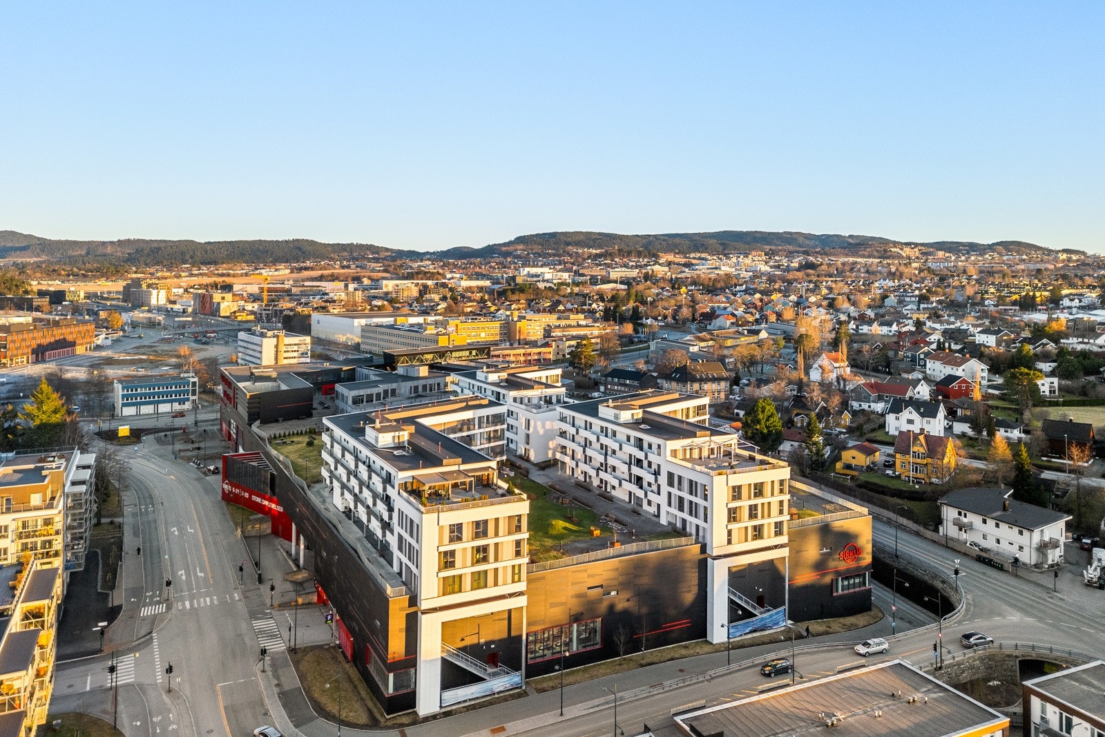 Boligen er en del av et veldrevet sameiet bestående av 81 boligseksjoner. Galleribilde