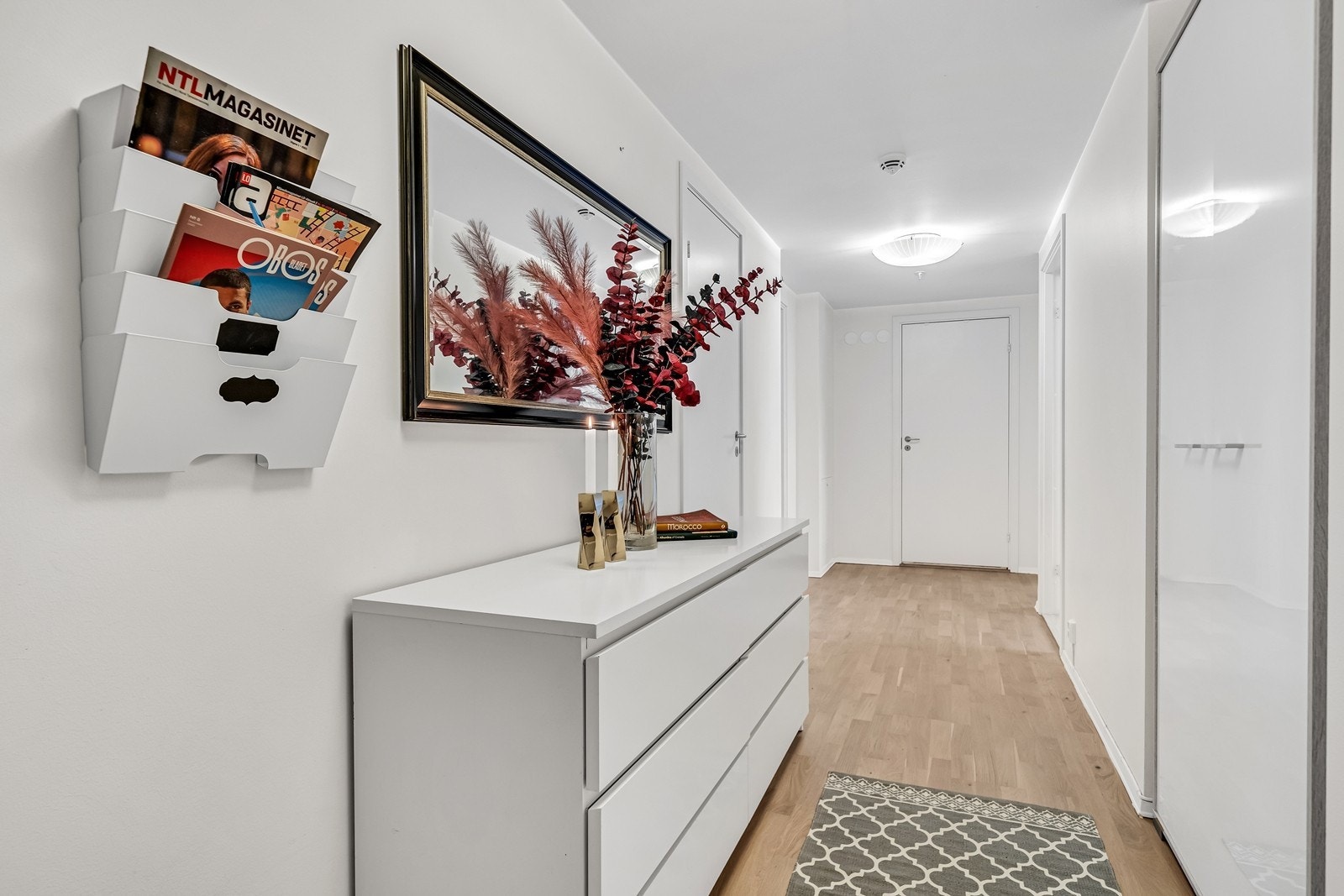 Gang - garderobeskap medfølger Galleribilde