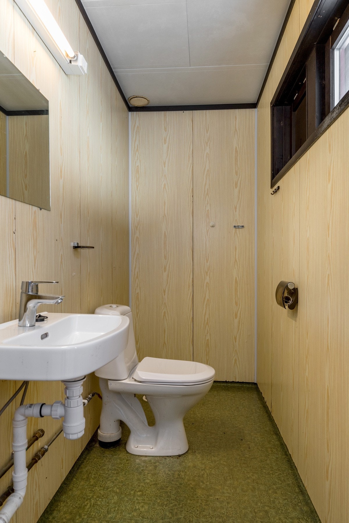 Toalettrom. Galleribilde