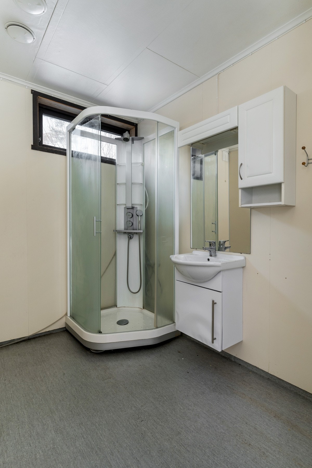 Nede er det et stort bad. Galleribilde