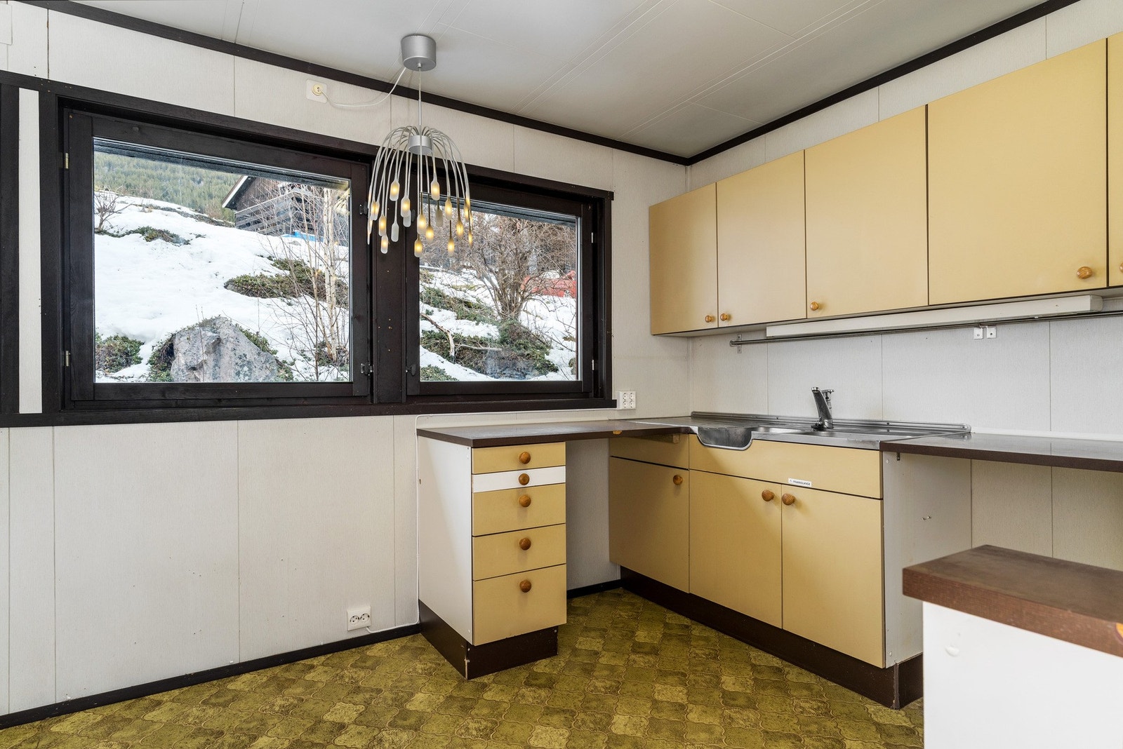 På kjøkkenet er det god plass til et større kjøkken. Galleribilde