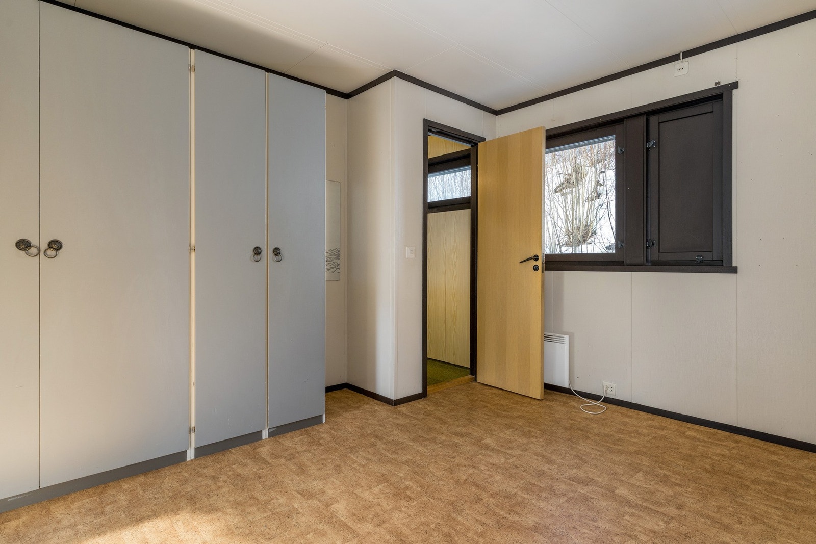 Boligen har tre soverom. Ett oppe tog to nede. Galleribilde