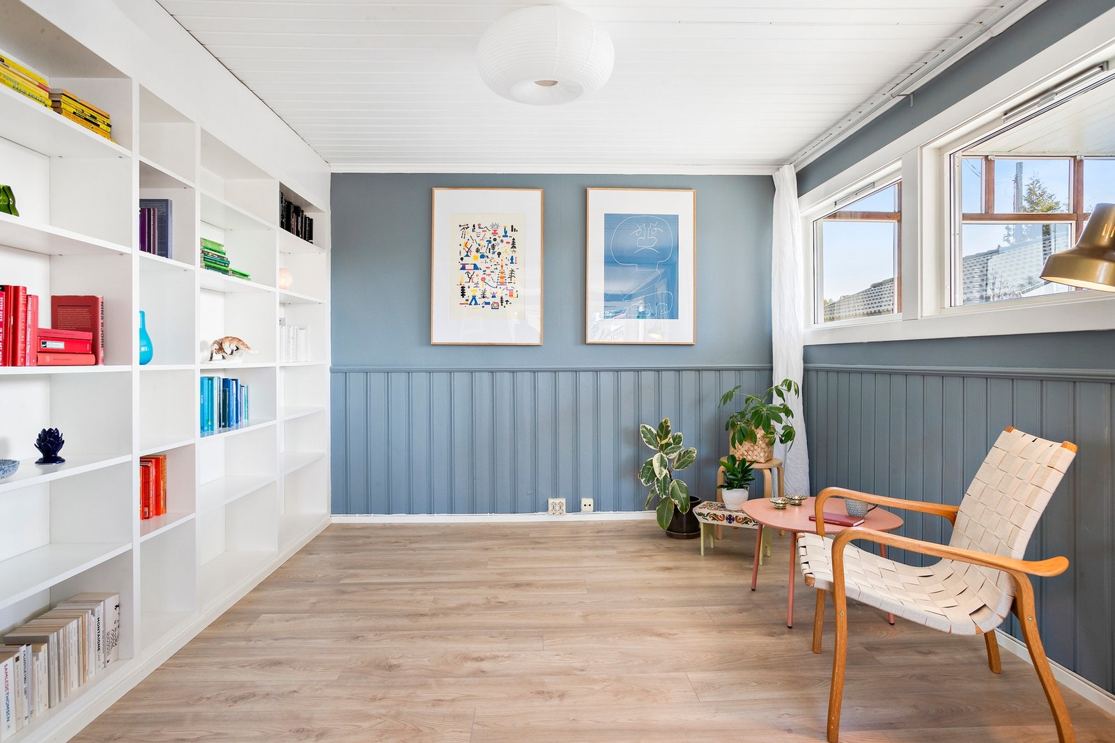 Stue med flere soner Galleribilde
