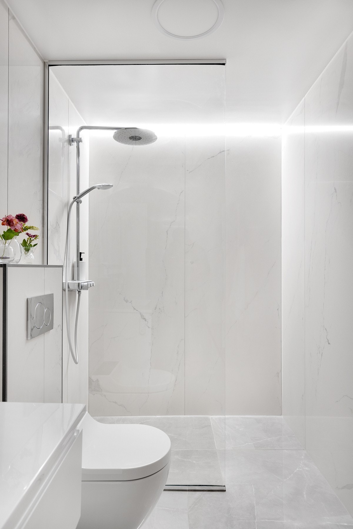 Flott detalj med lysstripe i dusjsone. Galleribilde