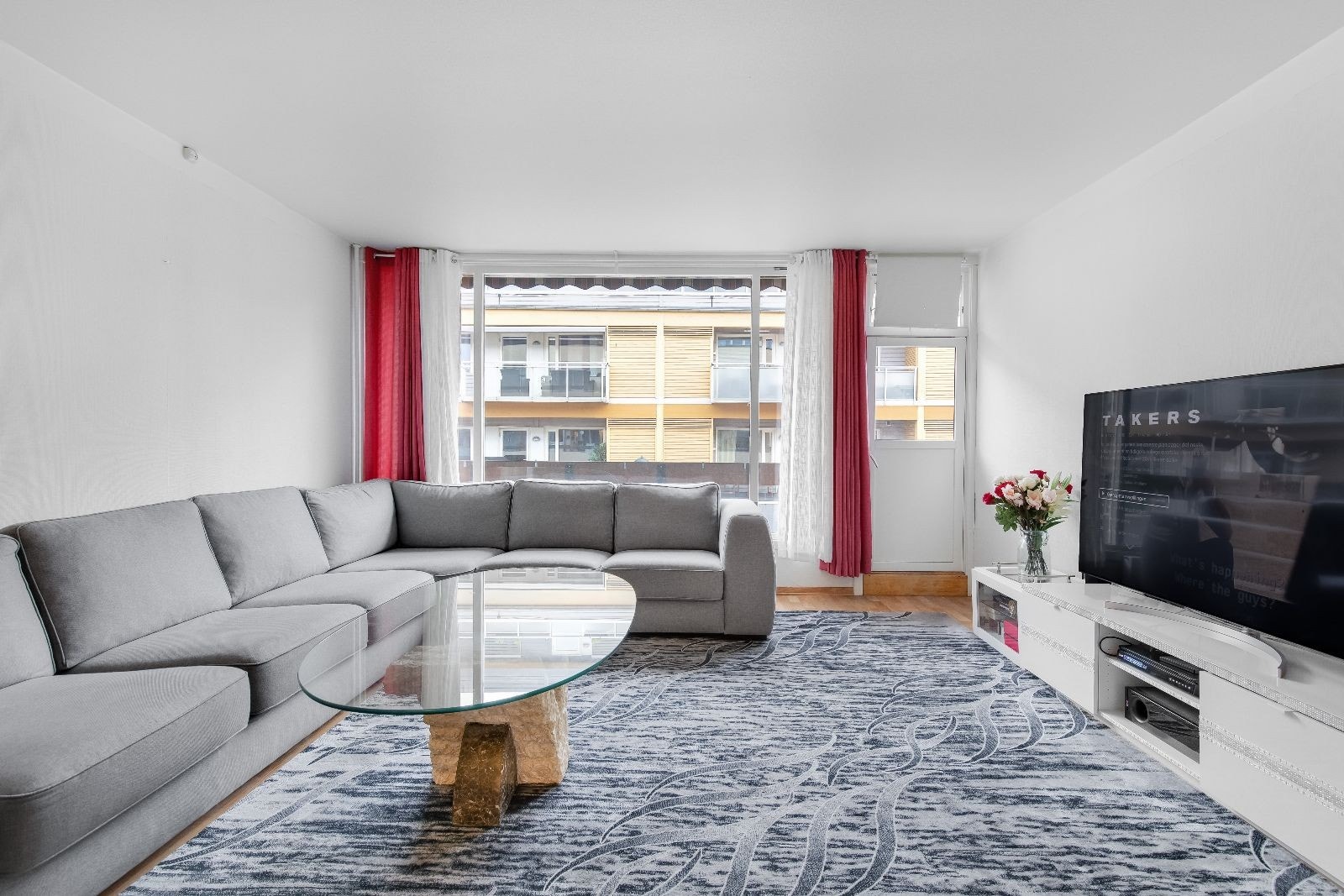 Stue med utgang til balkong Galleribilde