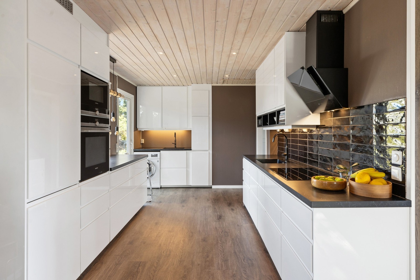 Innholdsrikt kjøkken som var nytt i 2018 Galleribilde