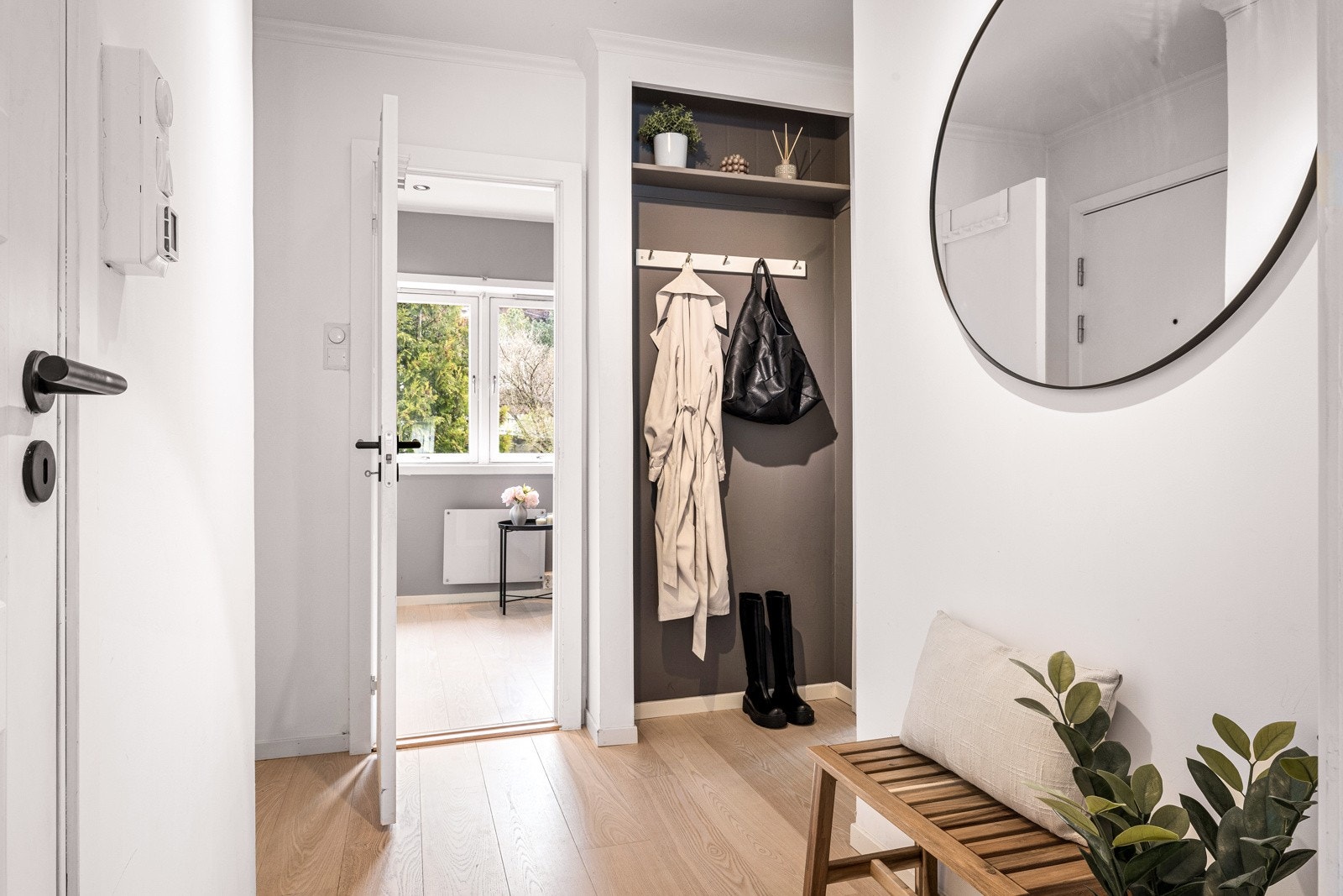 Innbydende entrè på 5,8 kvm Galleribilde