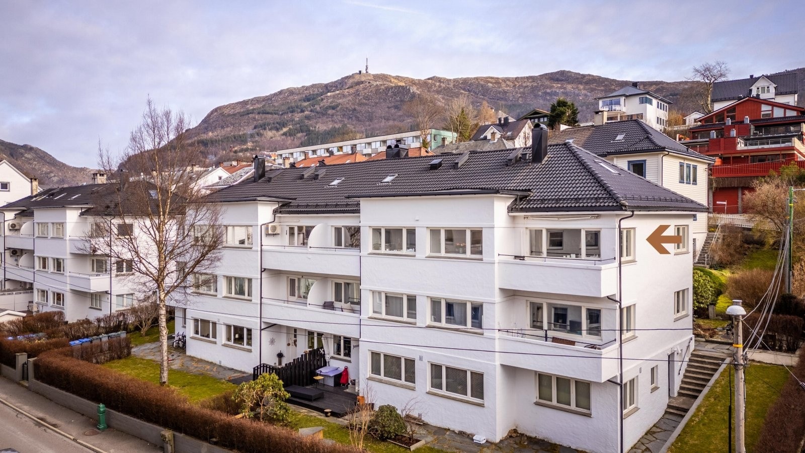 Velkommen til en lekker toppleilighet med svært attraktiv beliggenhet Galleribilde