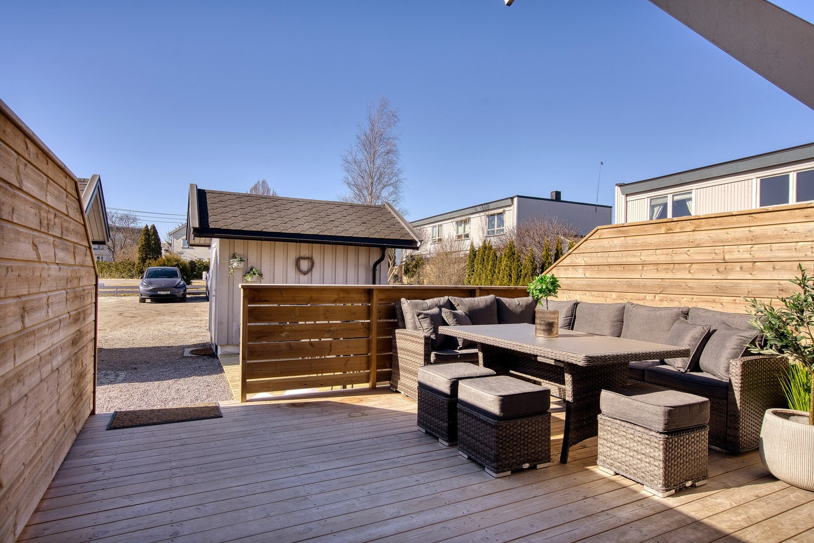 God plass til utemøblement på terrassen. Galleribilde