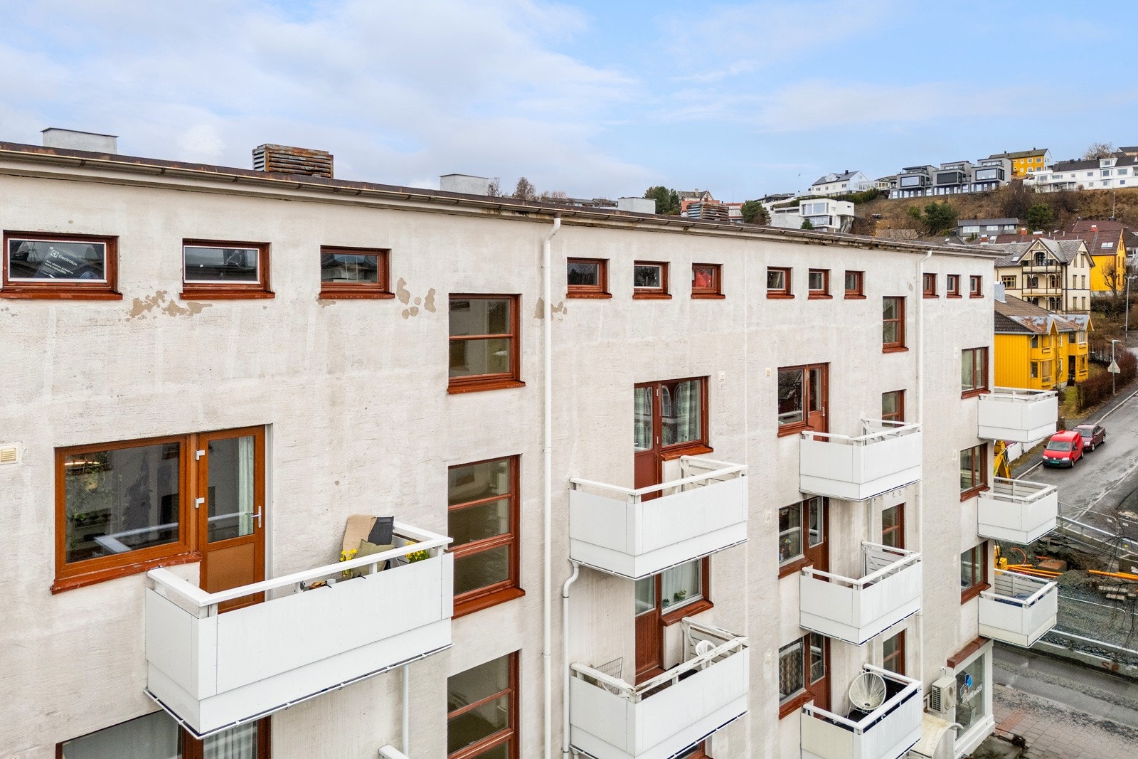 Leiligheten ligger i øverste etasje som gir lang solgang. Galleribilde