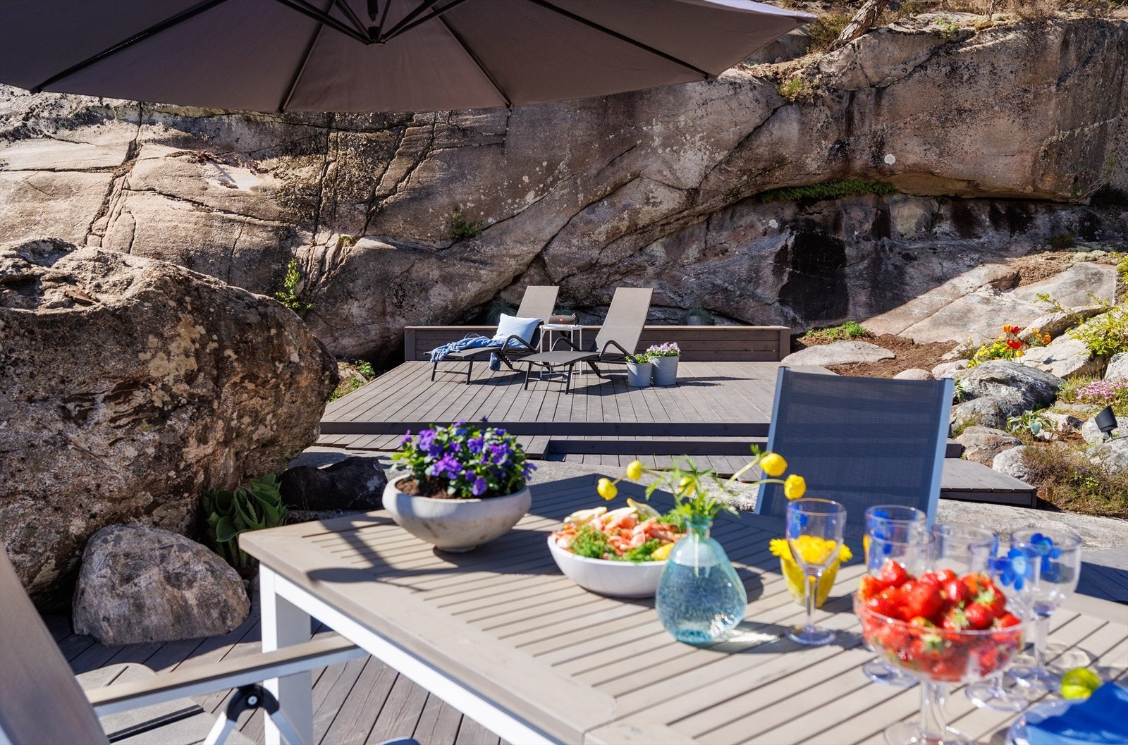 Det hviler en ro over landskapet, selv når det bruser i tretoppene Galleribilde