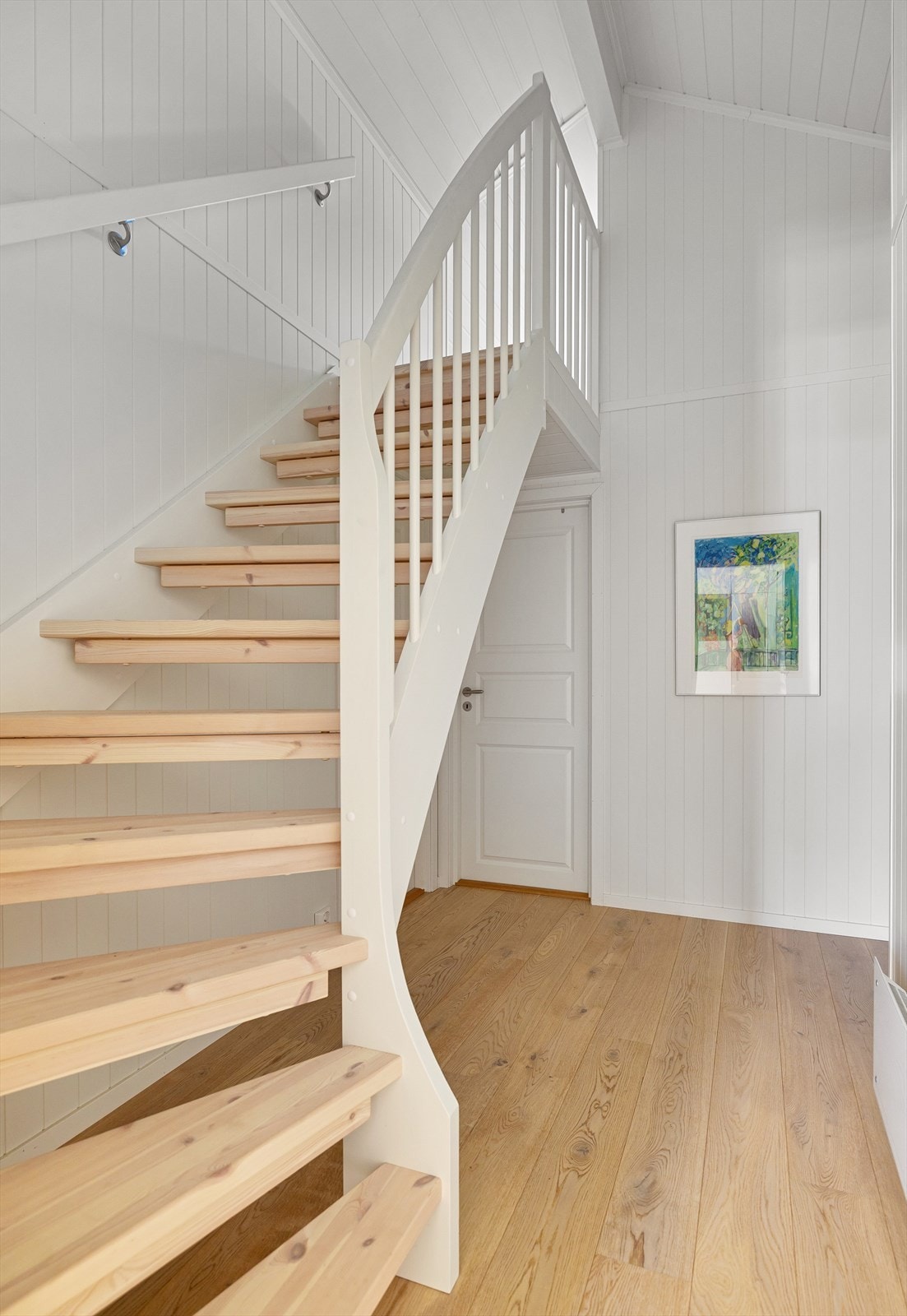 Trappen tar deg videre opp til hemsen Galleribilde