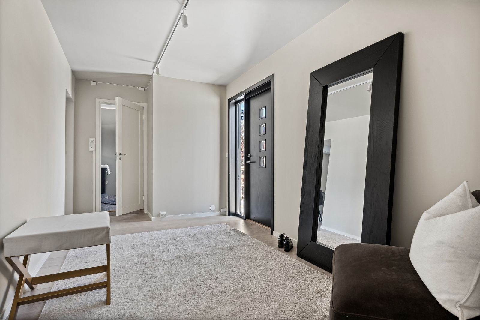 Entre på 13 m² i hovedetasjen Galleribilde