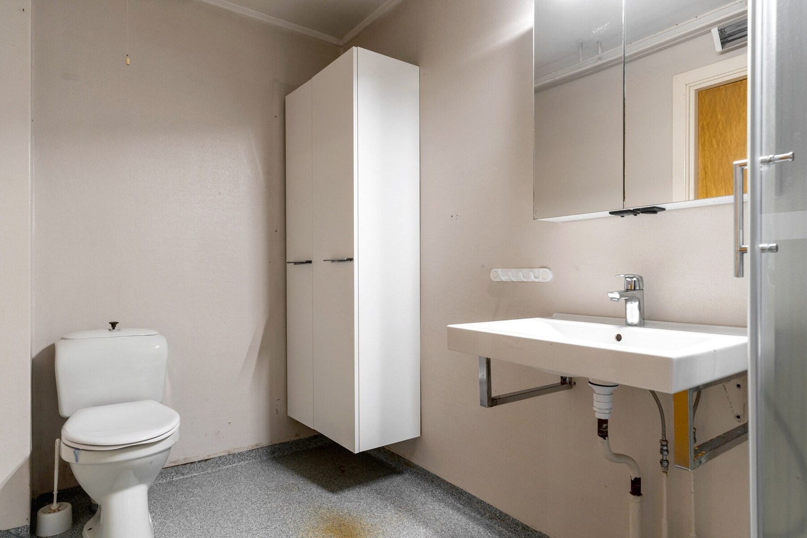 I boligen har et stort bad. Galleribilde