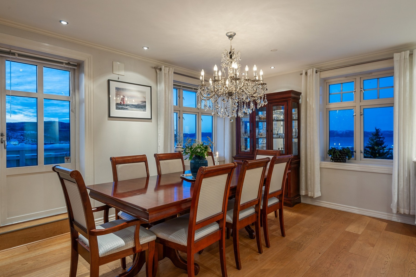 Her kan man nyte både utsikt og hyggelige måltider. Galleribilde