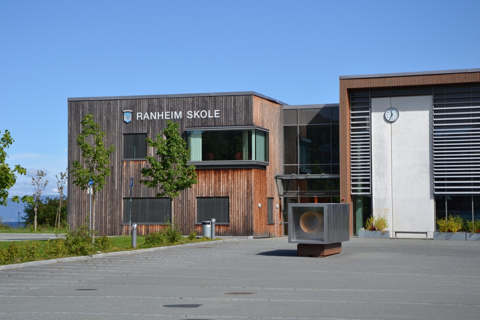 Barna i Anders Søyseths veg sogner til Ranheim skole og Charlottenlund ungdomsskole. Galleribilde