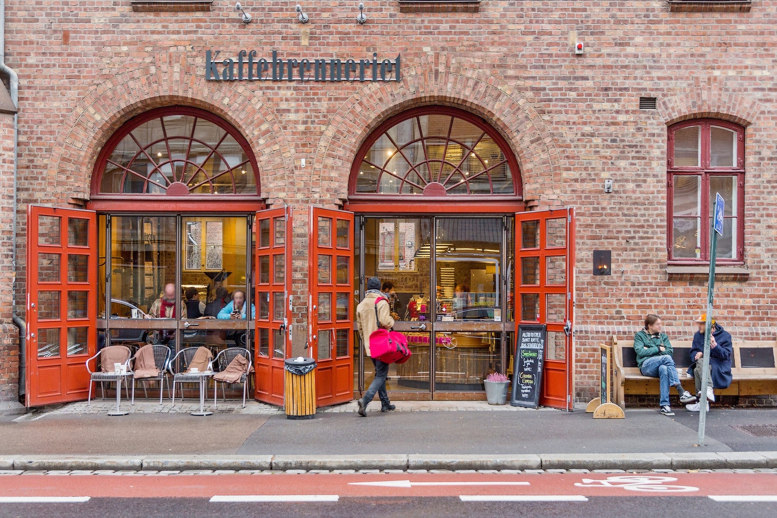 Nærområdet - Kaffebrenneriet - kjent for håndverksmessig brenning av kaffe og høy kvalitet. Galleribilde