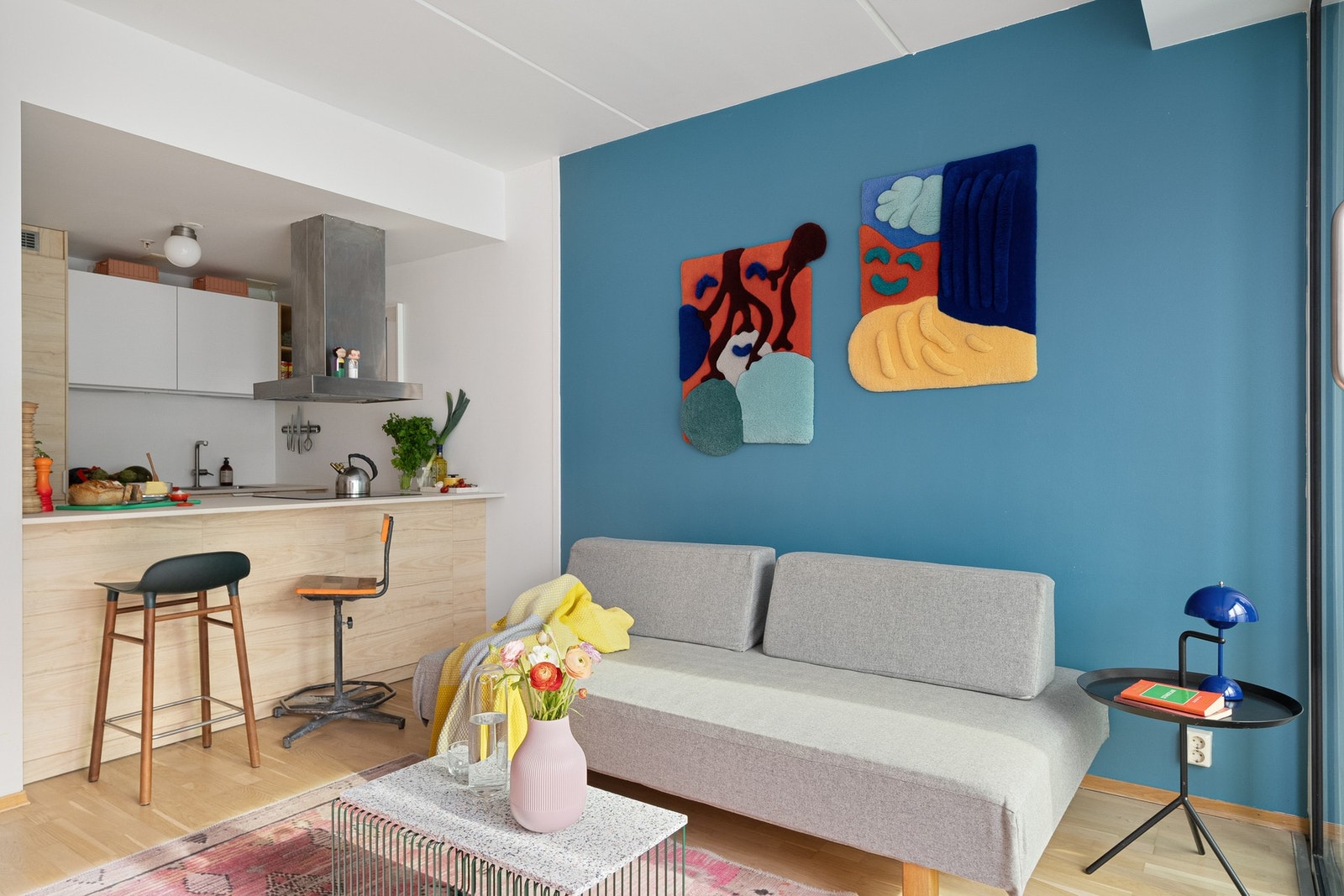 Åpen stue- og kjøkkenløsning. Galleribilde