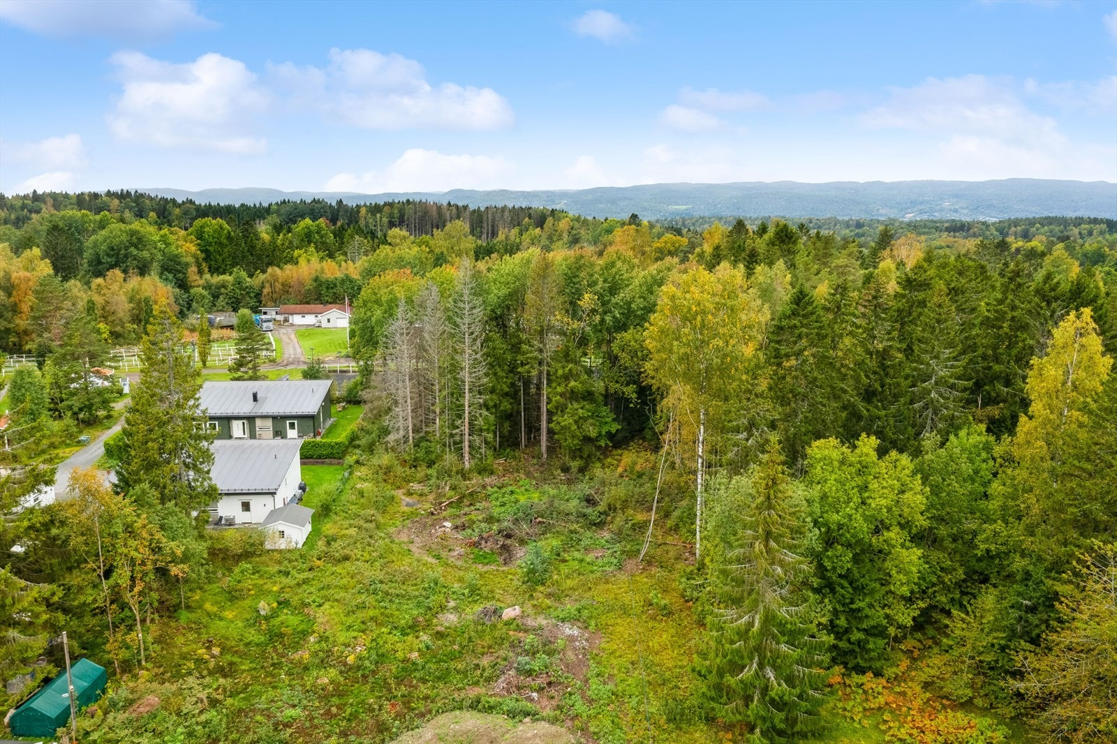 Det er gode tur- og rekreasjonsmuligheter i området, både sommer og vinter. Galleribilde