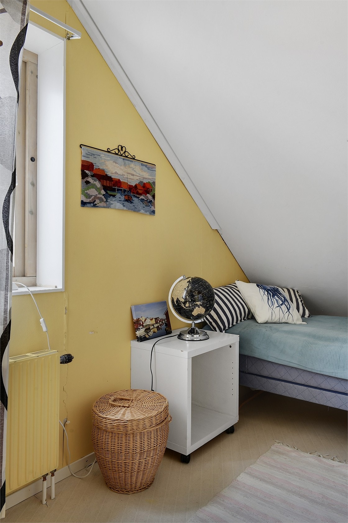 Klädkammare/extra bäddplats, övre plan Galleribilde