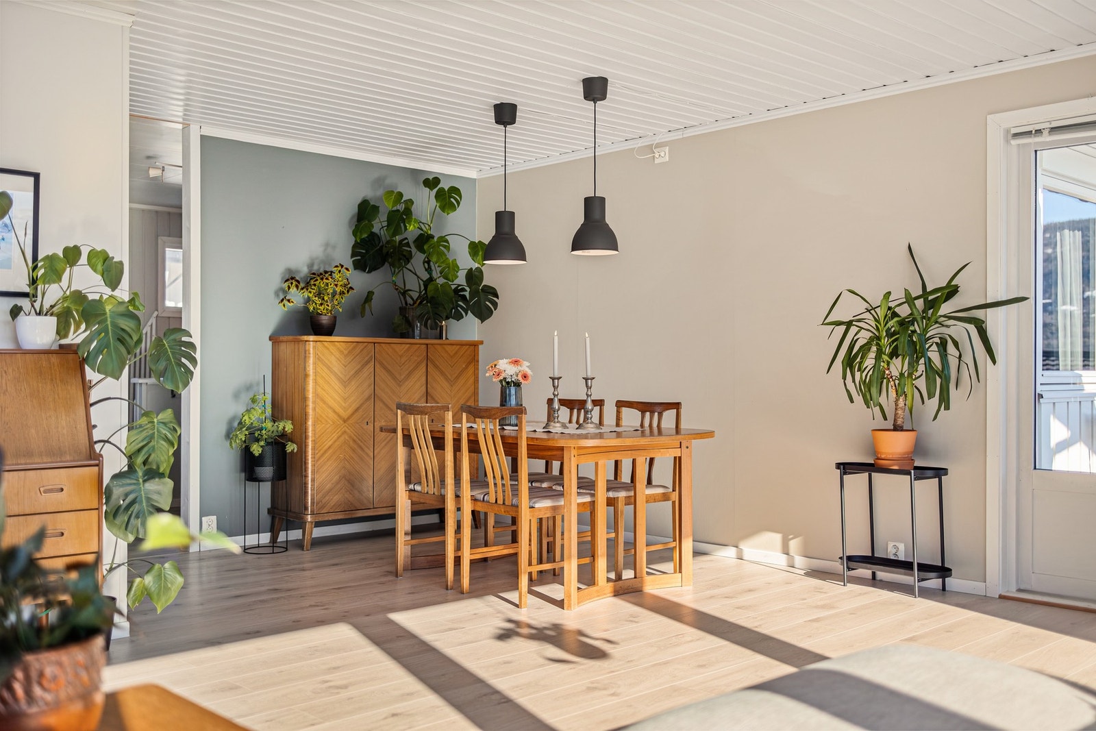 God plass til spisestue Galleribilde