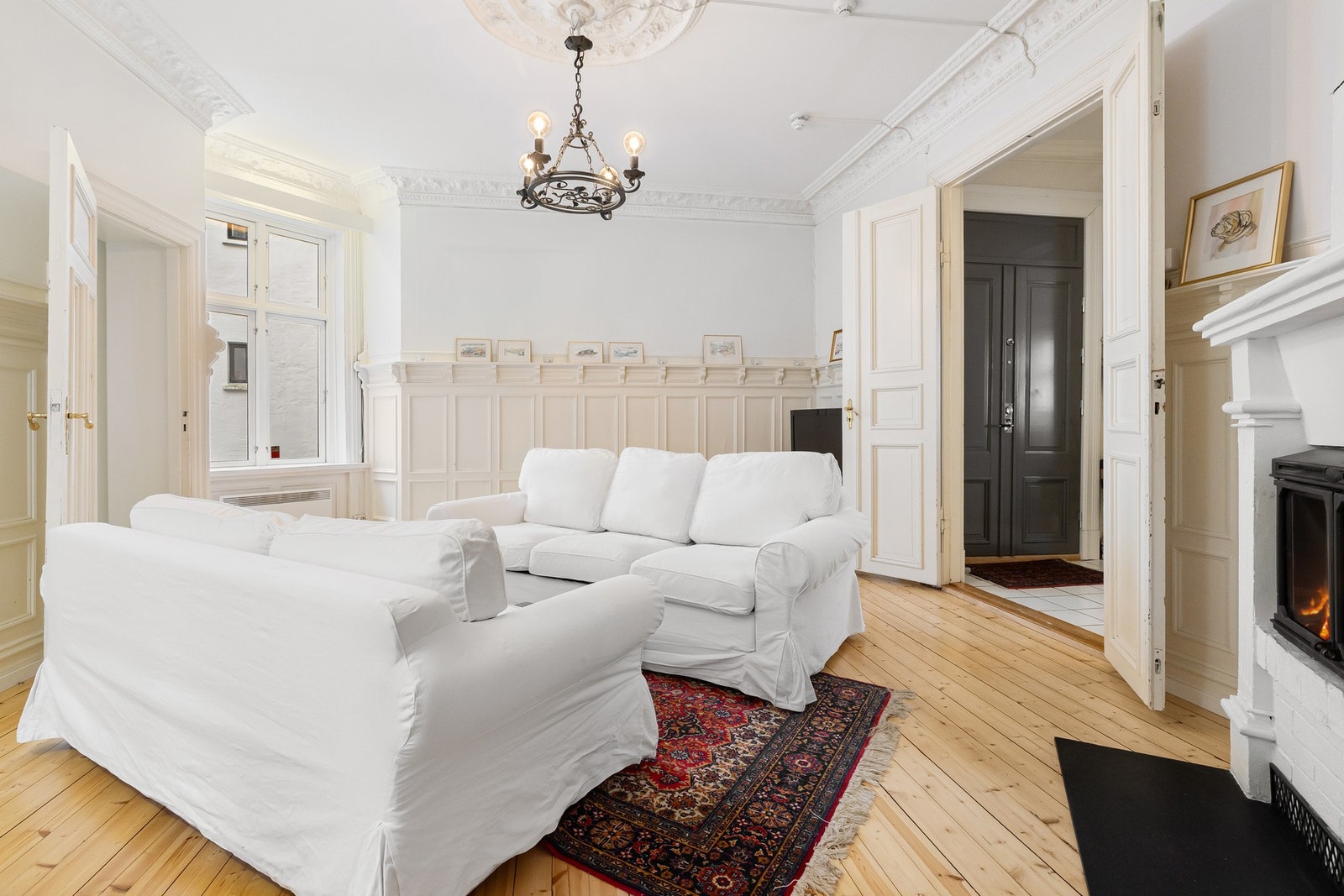 Store, herskapelige rom på rad. Galleribilde