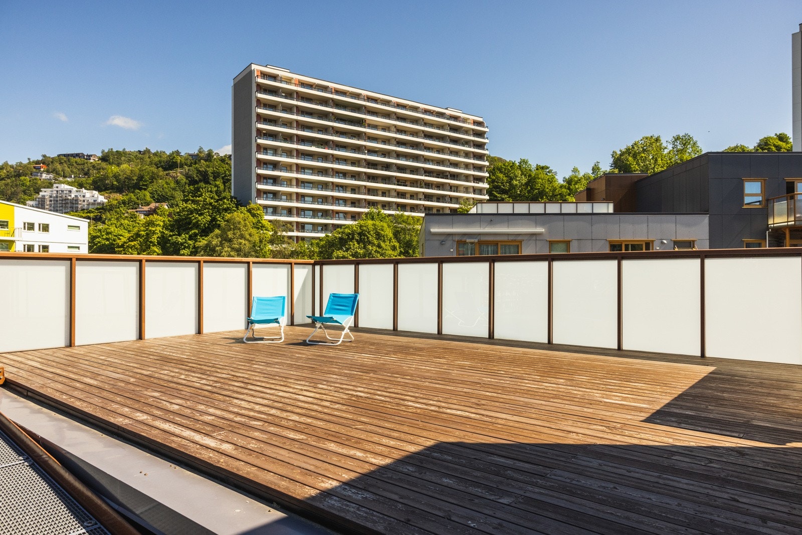 I tillegg til balkongen har sameiet en felles takterrasse som du kan benytte deg av. Galleribilde