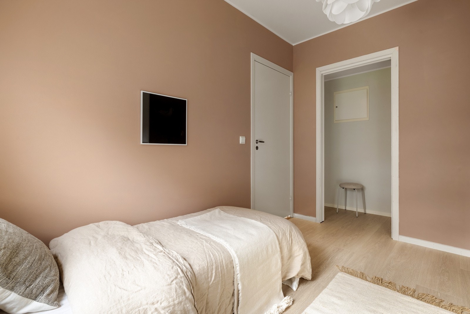Dette soverommet har også et eget walk-in-closet! Galleribilde