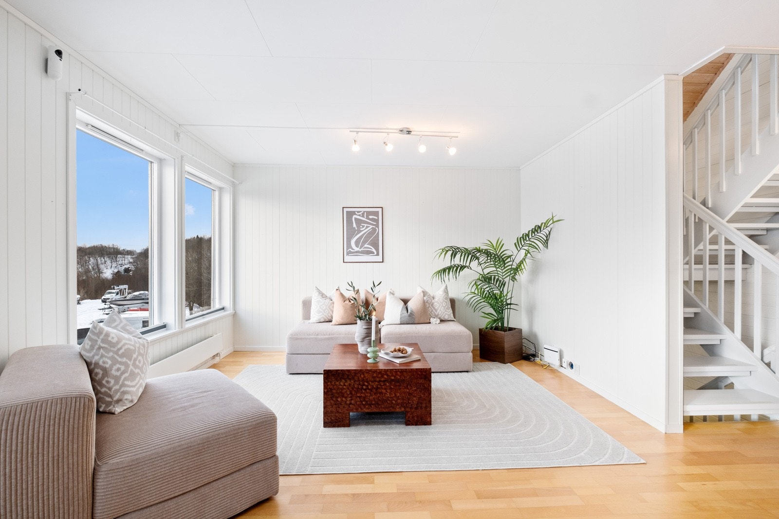 Med en åpen og fleksibel planløsning kan stuen enkelt innredes etter dine ønsker Galleribilde