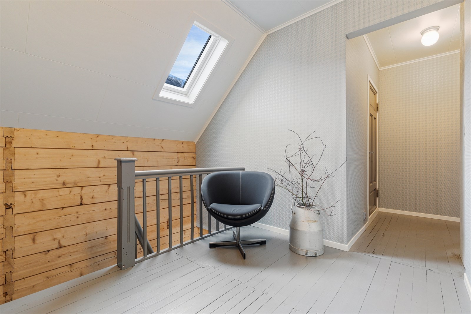 Her er det bevart en del materiell som de flotte tømmerveggene og gulvene Galleribilde