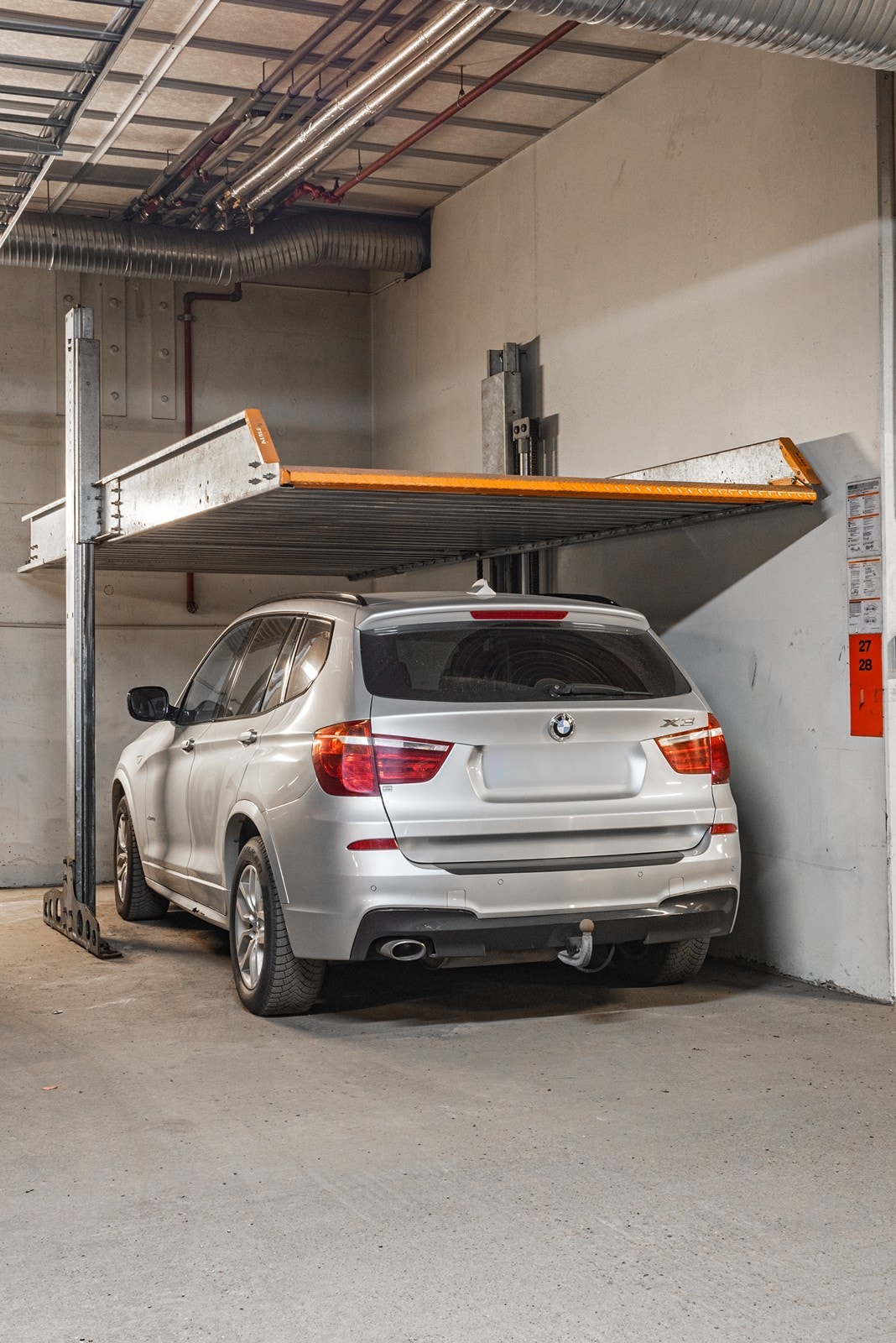 Selger eier en dobbel garasjeplass i kjeller som kan kjøpes separat om ønskelig. Ta kontakt med megler for mer info Galleribilde